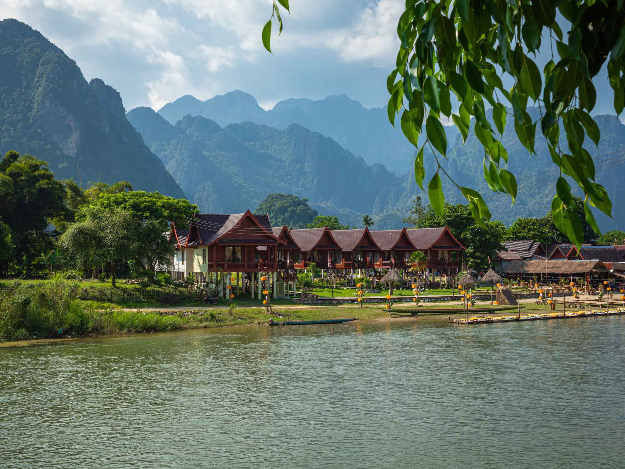 HOW TO GET FROM CHIANG MAI TO LAOS BY BOAT, BUS & PLANE